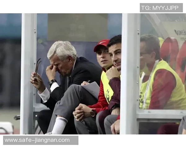 阿雅克肖与奎的激烈对决揭示了足球战术的博弈与精彩瞬间 阿雅克肖与奎的激烈对决揭示了足球战术的博弈与精彩瞬间